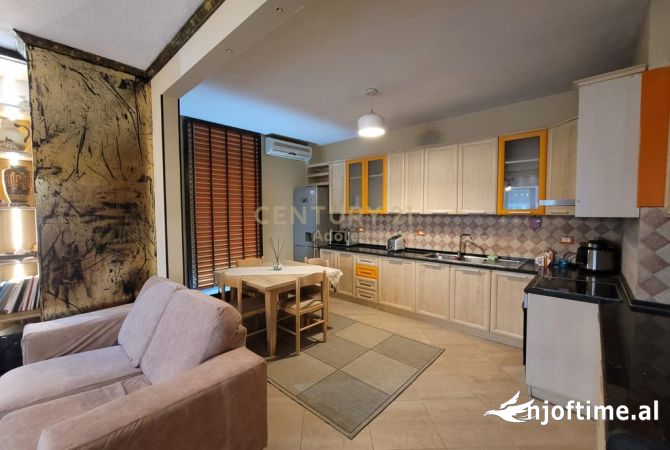 Casa in affitto 3+1 a Tirana - 1,000 Euro