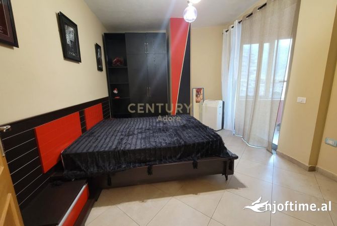 Shtepi me qera Apartament ne Tirane, 3+1, Mobilimi E mobiluar, Pagesa 1,000  Euro.