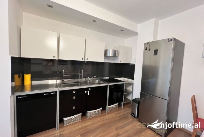 Shtepi me qera 2+1 ne Tirane - 570 Euro