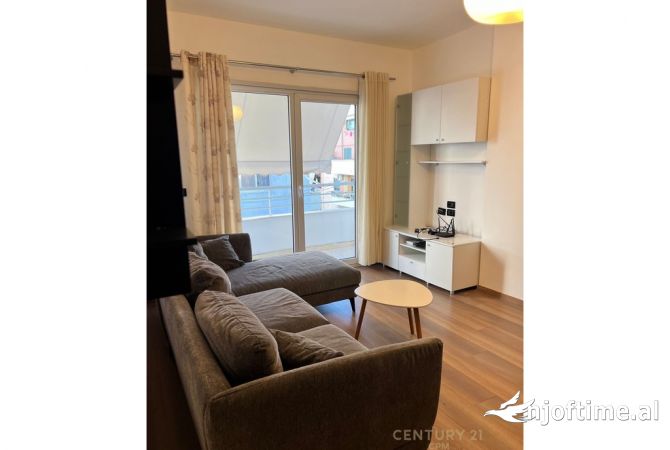 Shtepi me qera 2+1 ne Tirane - 570 Euro