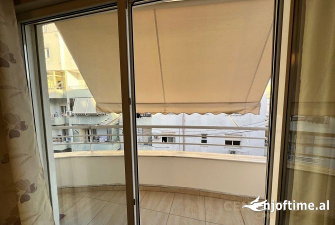 Shtepi me qera Apartament ne Tirane, 2+1, Mobilimi E mobiluar, Pagesa 570  Euro.