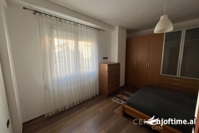 Shtepi me qera Apartament ne Tirane, 2+1, Mobilimi E mobiluar, Pagesa 570  Euro.