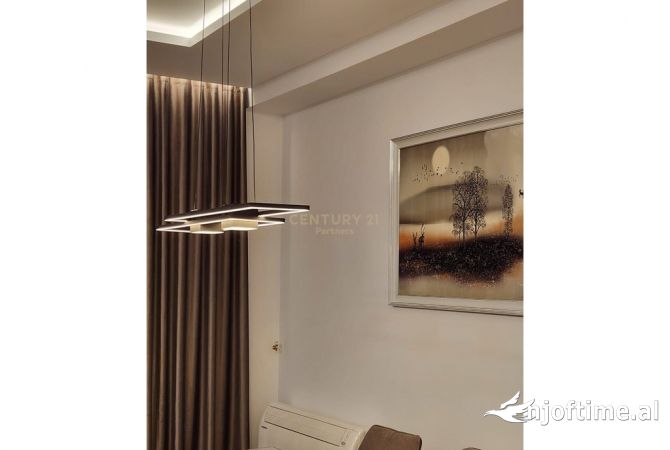 Shtepi me qera Apartament ne Tirane, 3+1, Mobilimi E mobiluar, Pagesa 1,200  Euro.