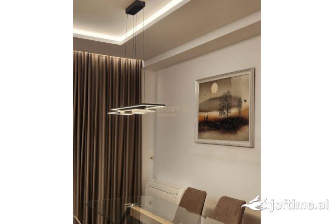 Shtepi me qera Apartament ne Tirane, 3+1, Mobilimi E mobiluar, Pagesa 1,200  Euro.