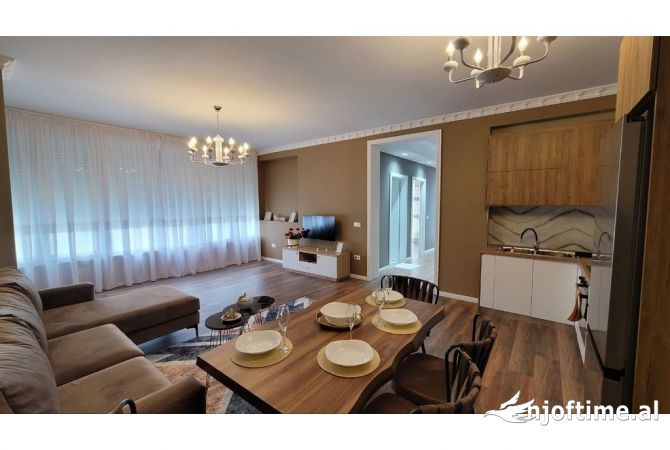 Shtepi me qera 2+1 ne Tirane - 1,000 Euro