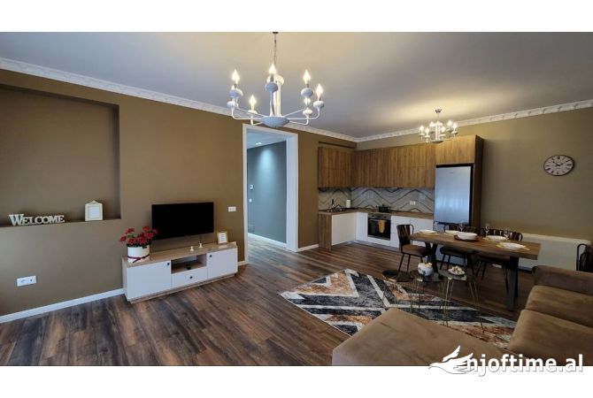 Shtepi me qera Apartament ne Tirane, 2+1, Mobilimi E mobiluar, Pagesa 1,000  Euro.