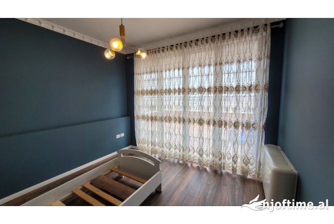 Shtepi me qera Apartament ne Tirane, 2+1, Mobilimi E mobiluar, Pagesa 1,000  Euro.