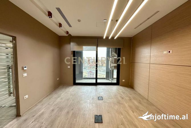Ambient biznesi me qera 3+1 ne Tirane - 2,500 Euro