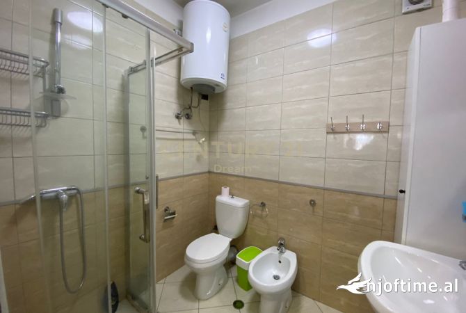 Shtepi ne shitje Apartament ne Tirane, 2+1, Mobilimi E mobiluar, Pagesa 220,000  Euro.