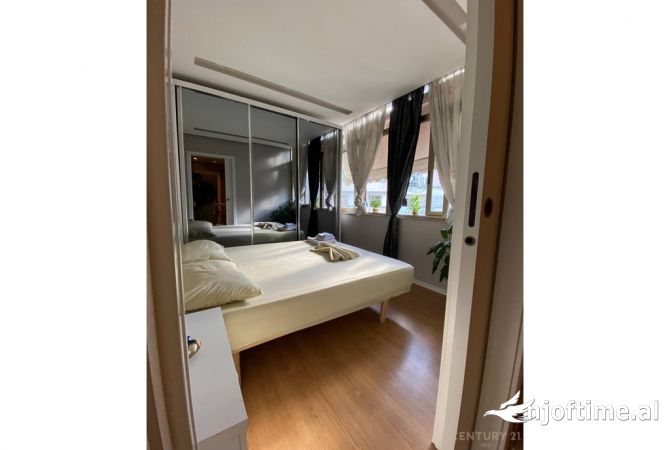 Shtepi me qera Apartament ne Tirane, 1+1, Mobilimi E mobiluar, Pagesa 650  Euro.