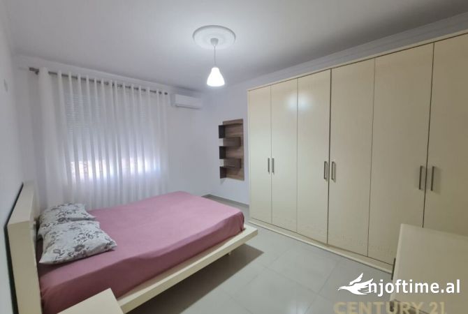 Shtepi me qera Apartament ne Tirane, 2+1, Mobilimi E mobiluar, Pagesa 700  Euro.