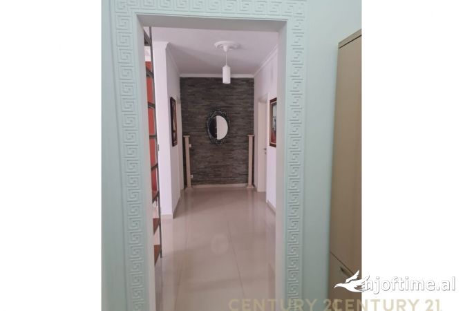 Shtepi me qera Apartament ne Tirane, 2+1, Mobilimi E mobiluar, Pagesa 700  Euro.