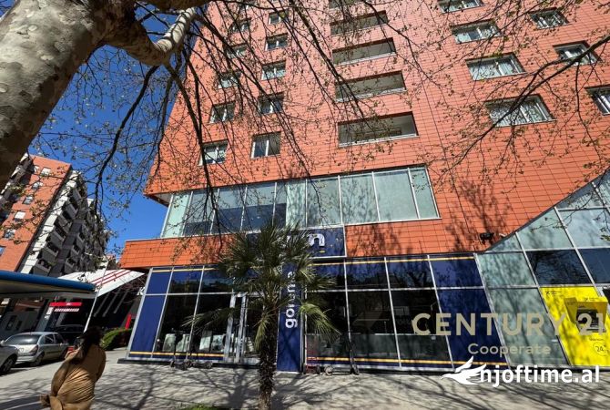 Ambient biznesi me qera 3+1 ne Tirane - 17,500 Euro