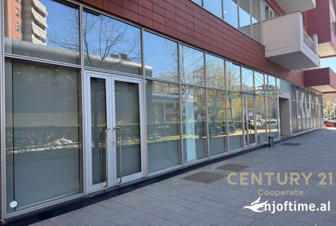 JAPIM ME QIRA AMBIENT KOMERCIAL PRANE HOTEL HILTON.