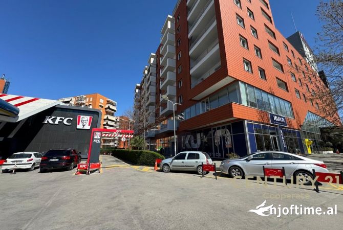 JAPIM ME QIRA AMBIENT KOMERCIAL PRANE HOTEL HILTON.