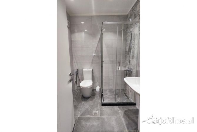 Shtepi ne shitje Apartament ne Tirane, 1+1, Mobilimi E mobiluar, Pagesa 260,000  Euro.