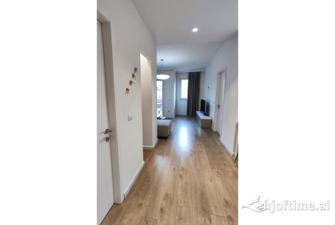 Shtepi ne shitje Apartament ne Tirane, 1+1, Mobilimi E mobiluar, Pagesa 260,000  Euro.