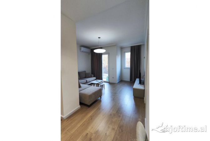 Shtepi me qera Apartament ne Tirane, 3+1, Mobilimi E mobiluar, Pagesa 900  Euro.