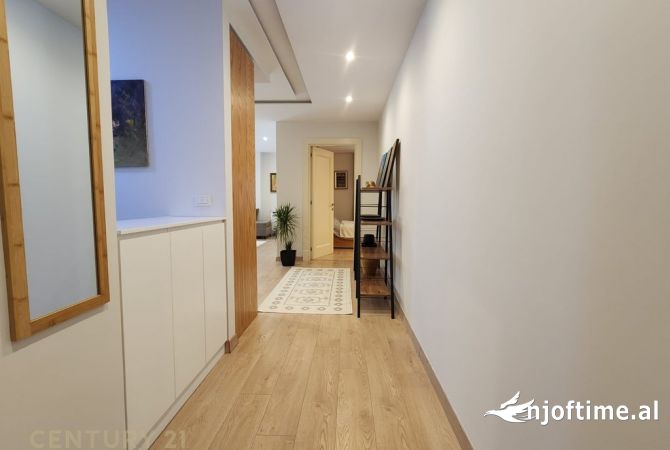Shtepi me qera Apartament ne Tirane, 3+1, Mobilimi E mobiluar, Pagesa 900  Euro.