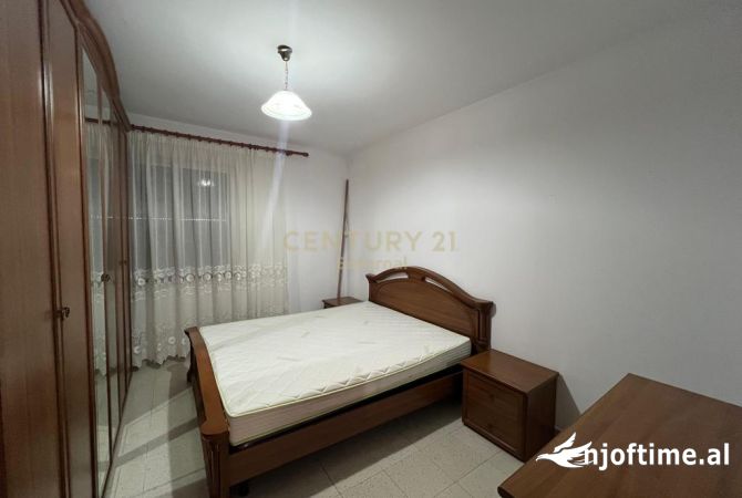 Shtepi ne shitje Apartament ne Tirane, 2+1, Mobilimi E mobiluar, Pagesa 176,000  Euro.
