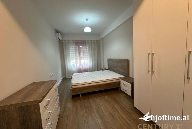 Shtepi me qera Apartament ne Tirane, 1+1, Mobilimi E mobiluar, Pagesa 500  Euro.
