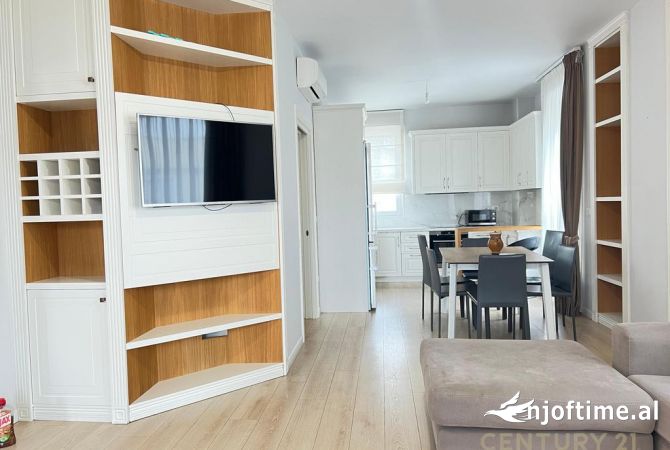 Shtepi me qera 3+1 ne Tirane - 1,100 Euro