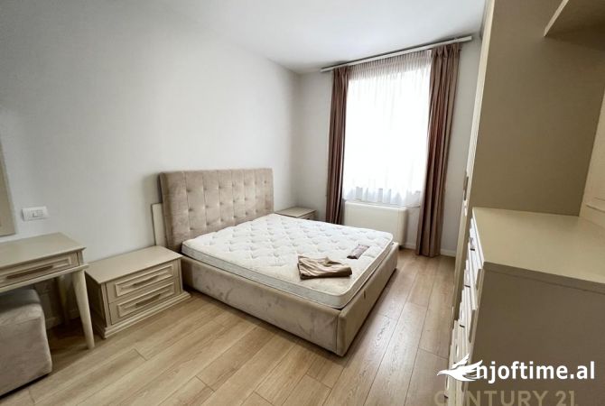 Shtepi me qera Apartament ne Tirane, 3+1, Mobilimi E mobiluar, Pagesa 1,100  Euro.