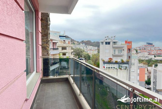 Shtepi me qera Apartament ne Tirane, 3+1, Mobilimi E mobiluar, Pagesa 1,100  Euro.