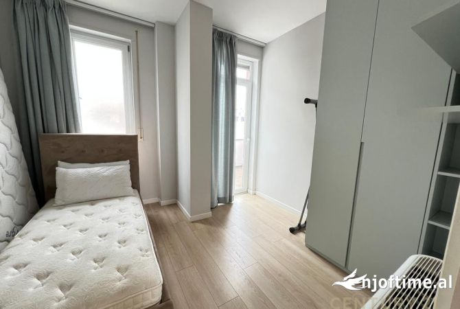 Shtepi me qera Apartament ne Tirane, 3+1, Mobilimi E mobiluar, Pagesa 1,100  Euro.