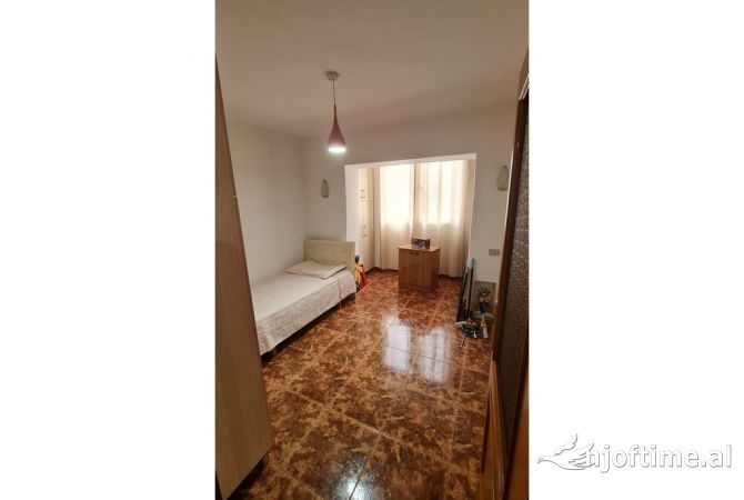 Shtepi me qera 2+1 ne Tirane - 500 Euro