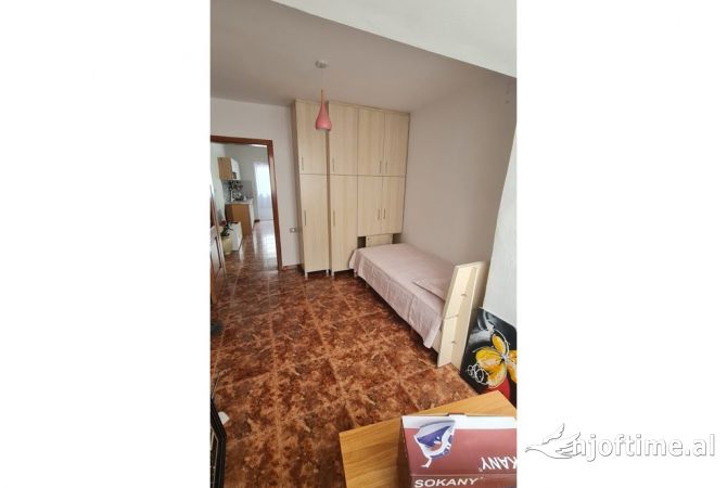 Shtepi me qera Apartament ne Tirane, 2+1, Mobilimi E mobiluar, Pagesa 500  Euro.