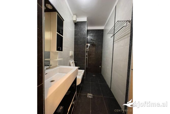 Shtepi ne shitje Apartament ne Tirane, 2+1, Mobilimi E mobiluar, Pagesa 350,000  Euro.