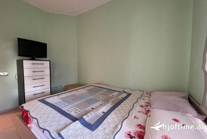 Shtepi ne shitje Apartament ne Tirane, 2+1, Mobilimi E mobiluar, Pagesa 350,000  Euro.