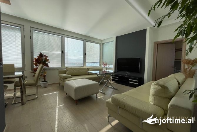 Shtepi ne shitje Apartament ne Tirane, 2+1, Mobilimi E mobiluar, Pagesa 350,000  Euro.