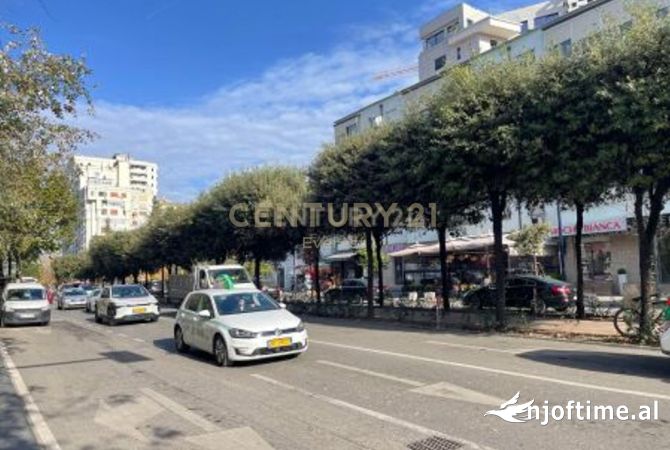 Shtepi ne shitje 2+1 ne Tirane - 300,000 Euro