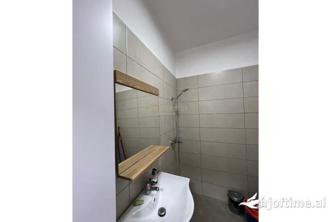 Shtepi me qera Apartament ne Tirane, 1+1, Mobilimi E mobiluar, Pagesa 450  Euro.