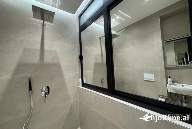 Shtepi ne shitje Apartament ne Tirane, 1+1, Mobilimi E mobiluar, Pagesa 184,000  Euro.