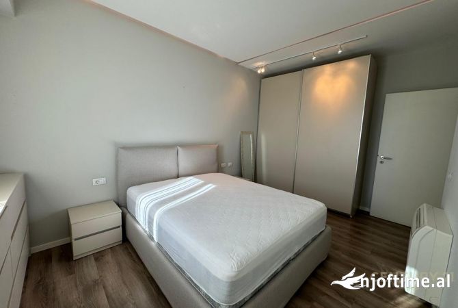 Shtepi me qera Apartament ne Tirane, 2+1, Mobilimi E mobiluar, Pagesa 1,800  Euro.