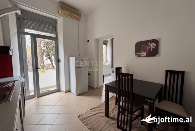 Shtepi me qera Apartament ne Tirane, 1+1, Mobilimi E mobiluar, Pagesa 600  Euro.