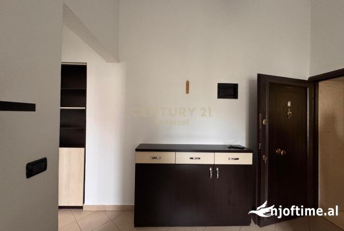 Shtepi me qera Apartament ne Tirane, 1+1, Mobilimi E mobiluar, Pagesa 600  Euro.