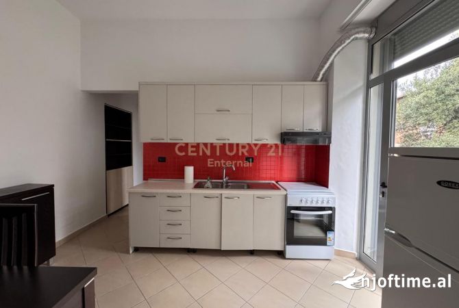 Shtepi me qera Apartament ne Tirane, 1+1, Mobilimi E mobiluar, Pagesa 600  Euro.