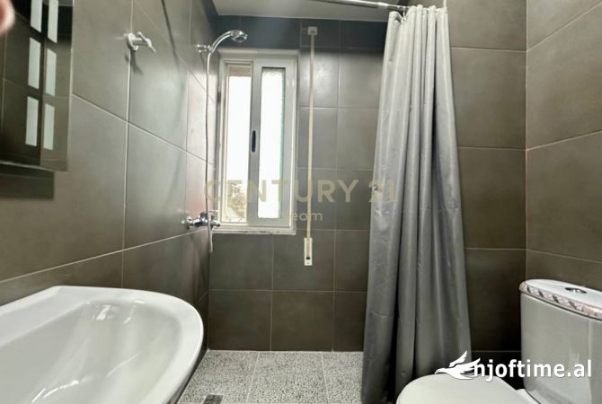 Shtepi me qera Apartament ne Tirane, 2+1, Mobilimi E mobiluar, Pagesa 500  Euro.