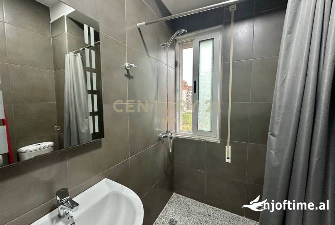 Shtepi me qera Apartament ne Tirane, 2+1, Mobilimi E mobiluar, Pagesa 500  Euro.