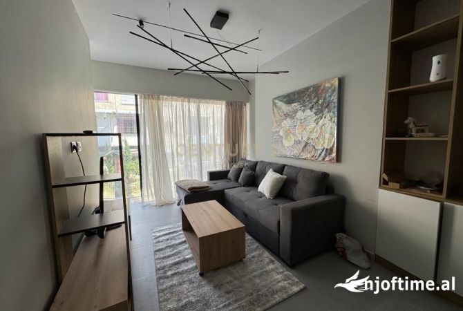 Shtepi ne shitje Apartament ne Tirane, 1+1, Mobilimi E mobiluar, Pagesa 115,000  Euro.