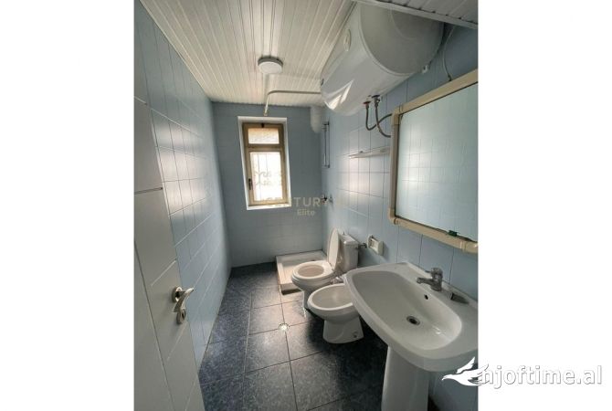 Apartament 3+1 per Qira ne Myslym Shyr!