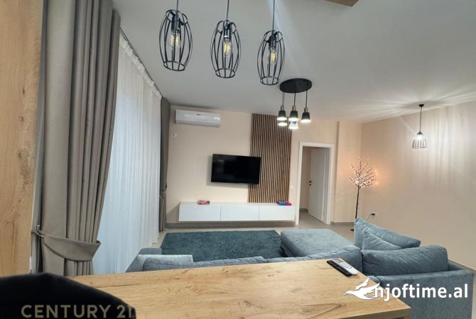 Shtepi ne shitje Apartament ne Tirane, 1+1, Mobilimi E mobiluar, Pagesa 195,000  Euro.