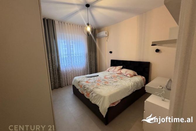 Shtepi ne shitje Apartament ne Tirane, 1+1, Mobilimi E mobiluar, Pagesa 195,000  Euro.