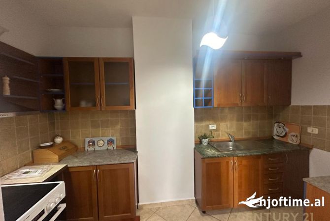 Shtepi me qera Apartament ne Tirane, 1+1, Mobilimi E mobiluar, Pagesa 600  Euro.