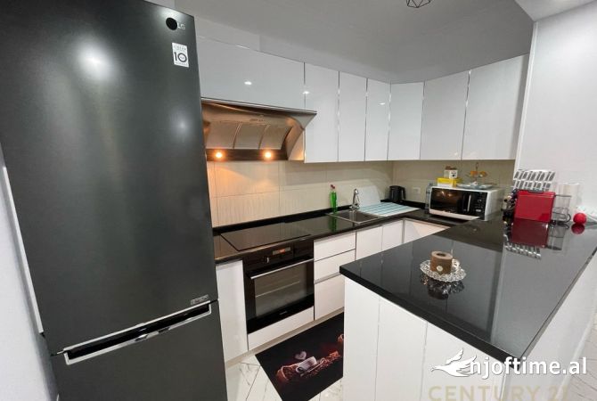 Shtepi me qera Apartament ne Tirane, 2+1, Mobilimi E mobiluar, Pagesa 600  Euro.