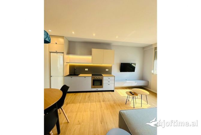 Shtepi me qera Apartament ne Tirane, 2+1, Mobilimi E mobiluar, Pagesa 750  Euro.